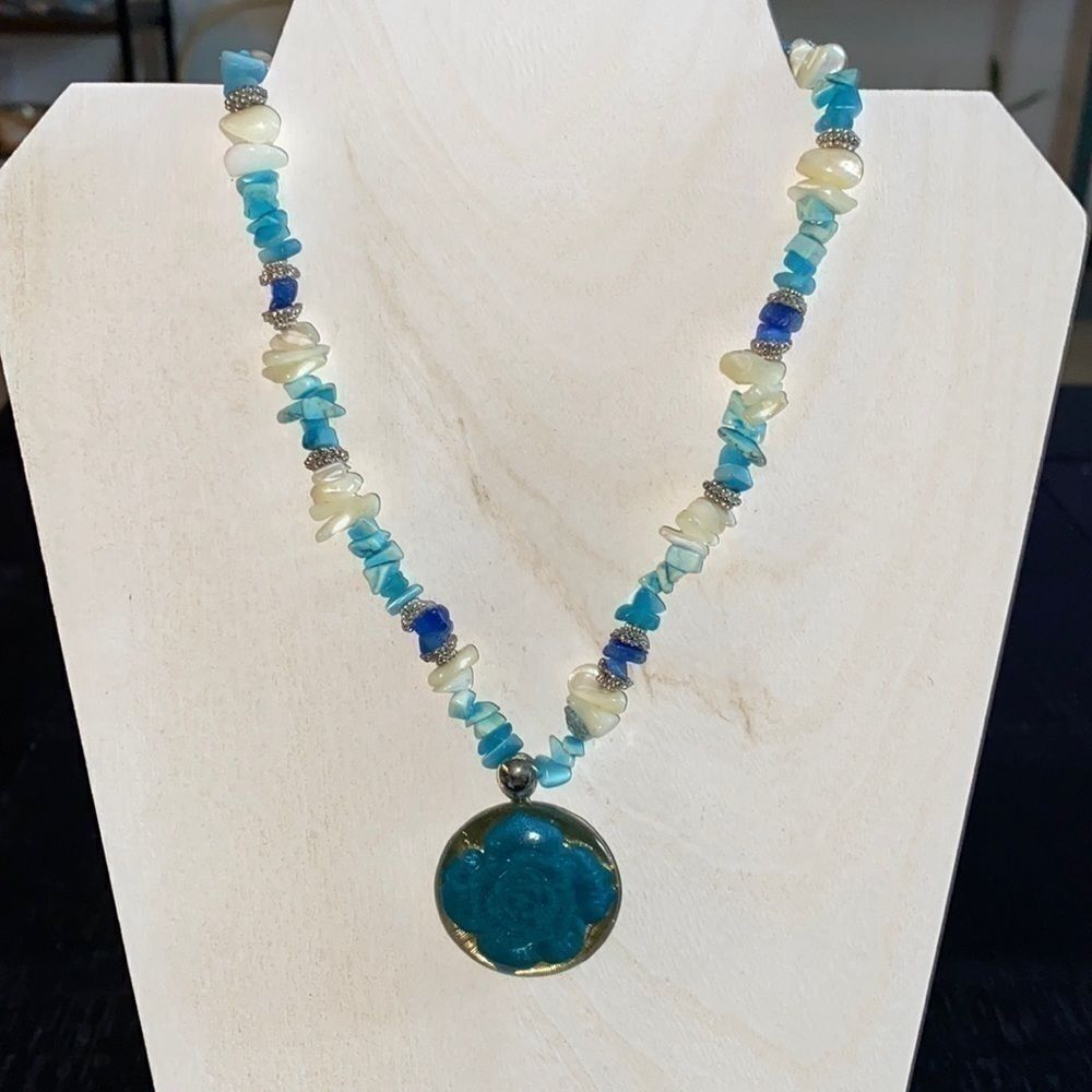 Shell Chip Lucite Flower Beach Boho Vacation Island Necklace‌‌‌‌‌‌‌‌‌‌‌‌‌‌‌‌‌‌‌